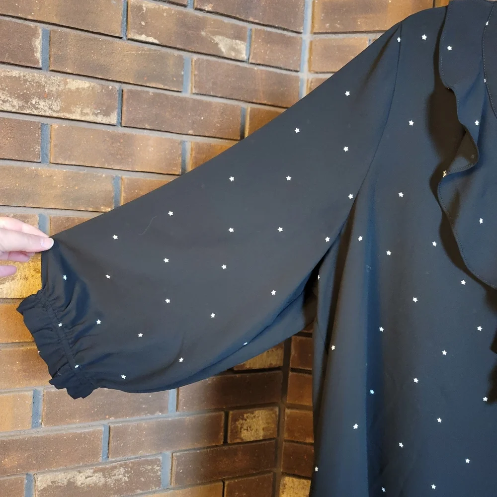 19 Cooper black and white polka dot v neck ruffle collar 3/4 sleeve blouse